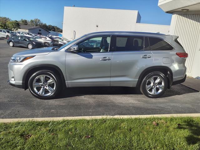 used 2018 Toyota Highlander car, priced at $25,800