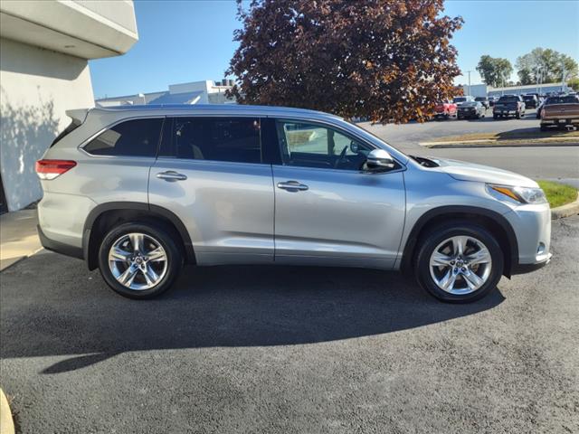 used 2018 Toyota Highlander car, priced at $25,800