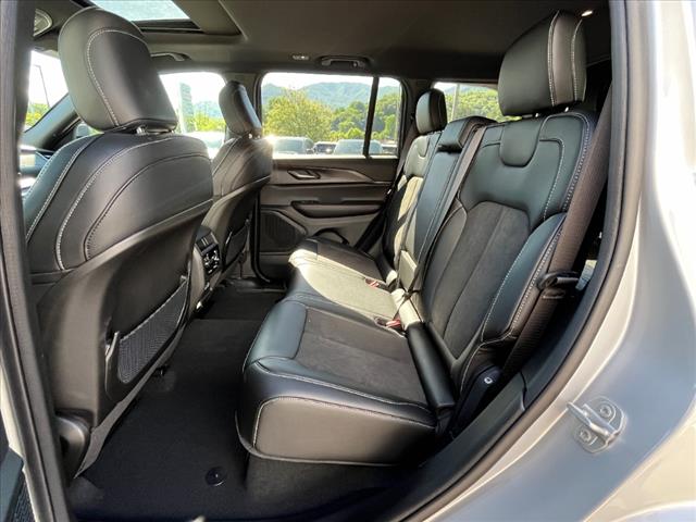 new 2024 Jeep Grand Cherokee car, priced at $46,238