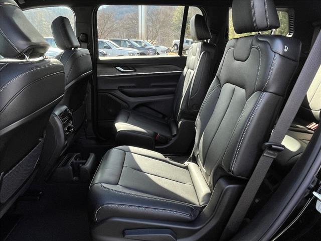 new 2024 Jeep Grand Cherokee L car, priced at $54,305