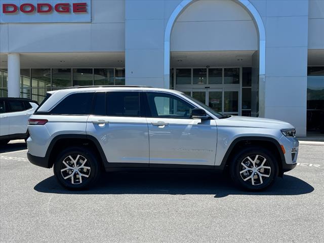 new 2024 Jeep Grand Cherokee car, priced at $50,351