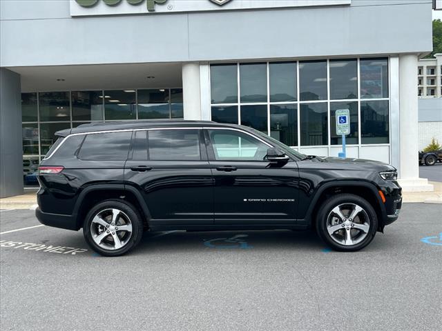 new 2024 Jeep Grand Cherokee L car, priced at $49,238