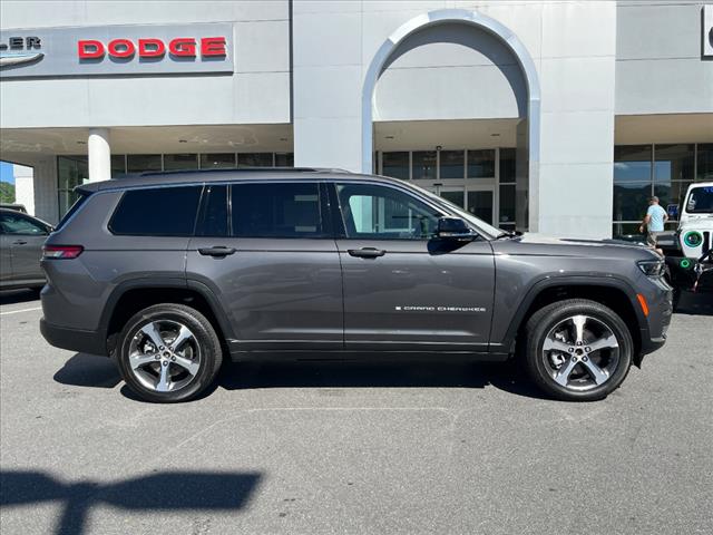 new 2024 Jeep Grand Cherokee L car, priced at $49,238