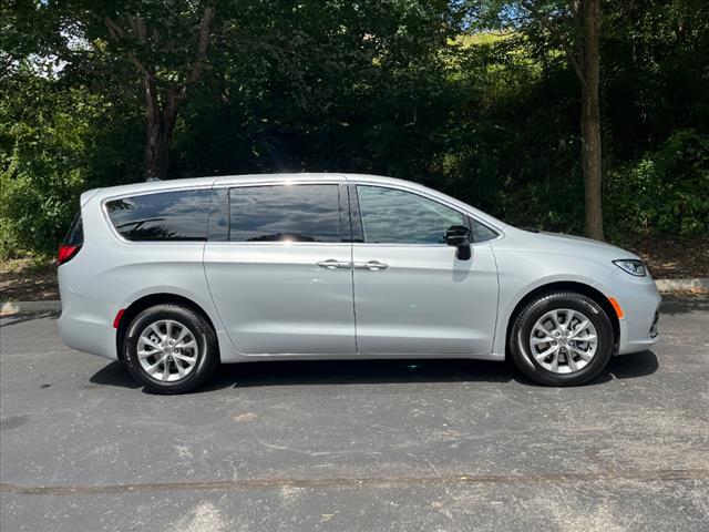 new 2024 Chrysler Pacifica car, priced at $47,135