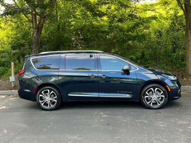 new 2024 Chrysler Pacifica car, priced at $56,425