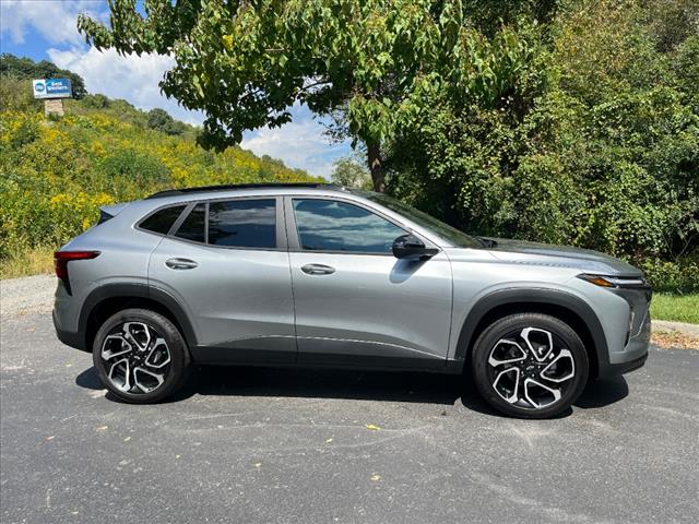 new 2025 Chevrolet Trax car, priced at $26,190