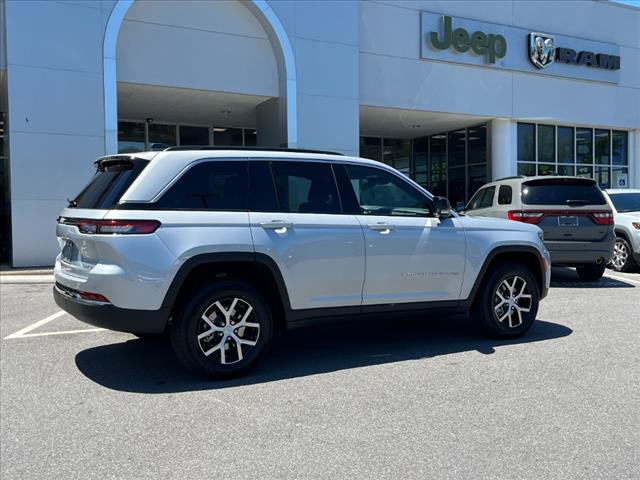 new 2024 Jeep Grand Cherokee car, priced at $50,351