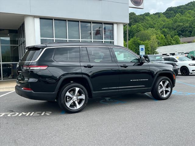 new 2024 Jeep Grand Cherokee L car, priced at $49,238