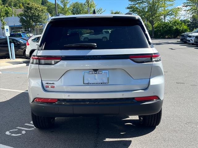 new 2024 Jeep Grand Cherokee car, priced at $46,238