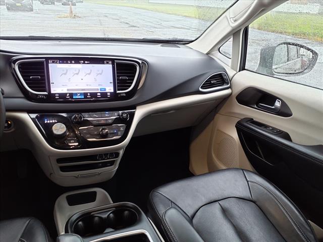 used 2022 Chrysler Pacifica car