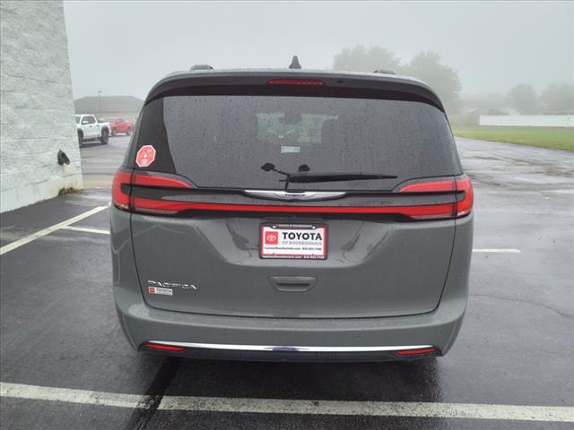 used 2022 Chrysler Pacifica car