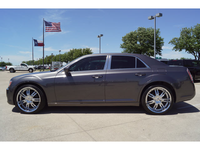 used 2013 Chrysler 300 car