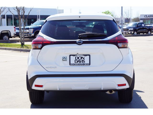 used 2022 Nissan Kicks car