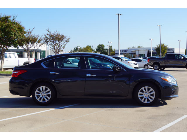 used 2017 Nissan Altima car