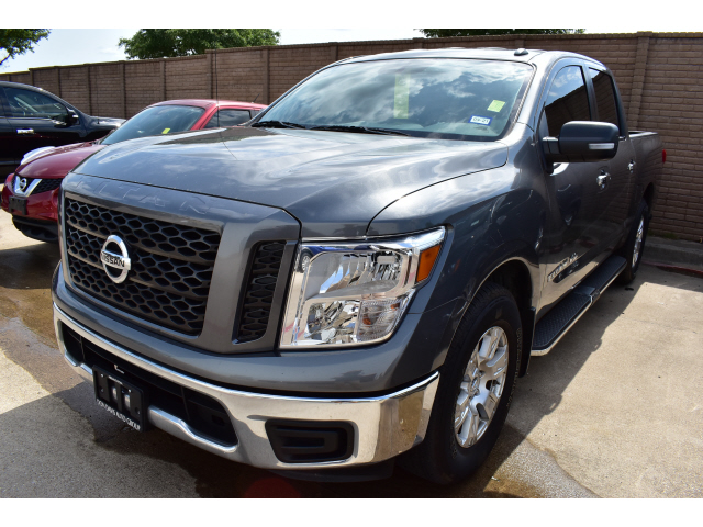 used 2019 Nissan Titan car