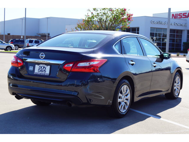 used 2017 Nissan Altima car