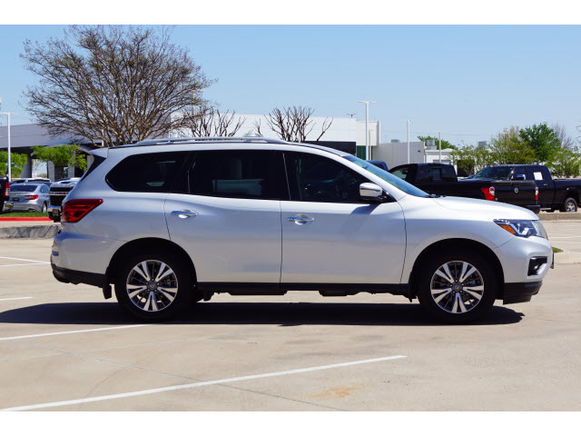 used 2018 Nissan Pathfinder car