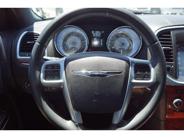 used 2013 Chrysler 300 car