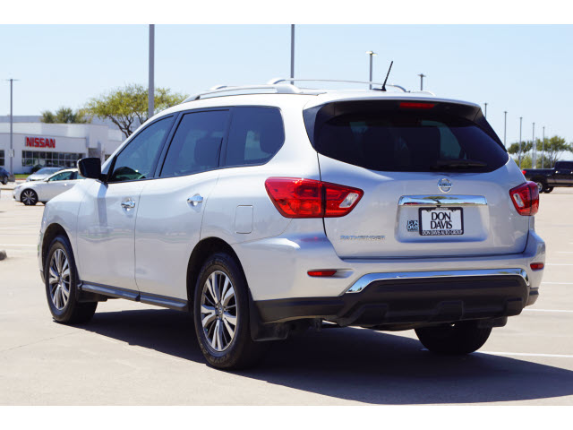 used 2018 Nissan Pathfinder car