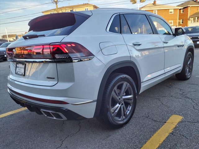 new 2024 Volkswagen Atlas Cross Sport car, priced at $51,841