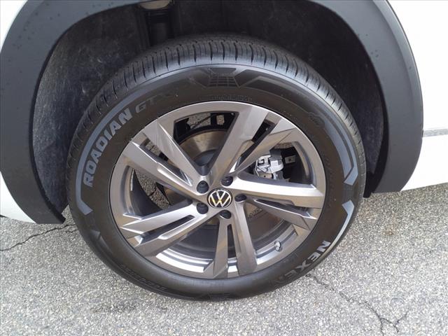 new 2024 Volkswagen Atlas Cross Sport car, priced at $51,841
