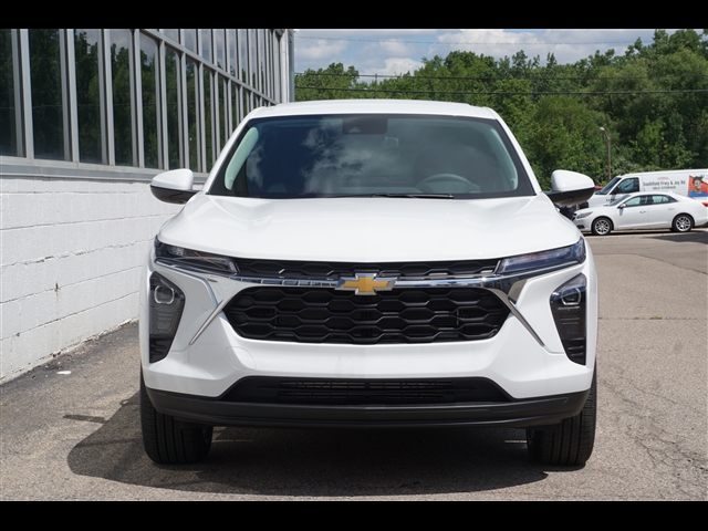 new 2025 Chevrolet Trax car, priced at $21,742