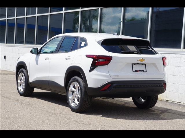 new 2025 Chevrolet Trax car, priced at $21,742