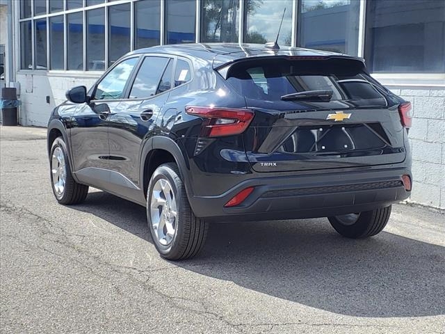 new 2025 Chevrolet Trax car, priced at $21,742