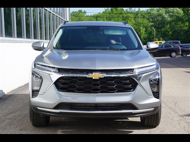 new 2025 Chevrolet Trax car, priced at $22,991