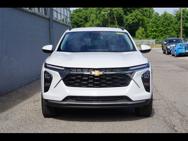 new 2025 Chevrolet Trax car, priced at $22,991