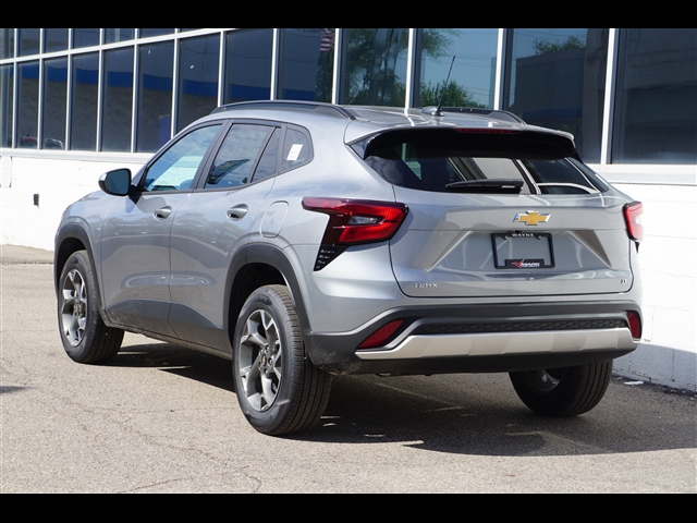 new 2025 Chevrolet Trax car, priced at $22,991