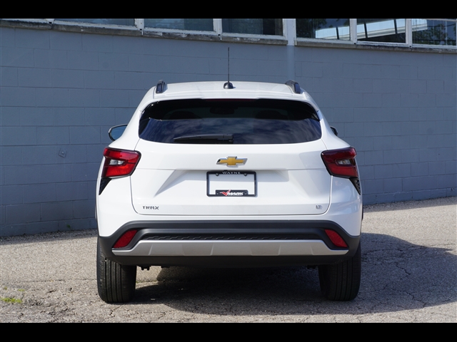 new 2025 Chevrolet Trax car, priced at $22,991