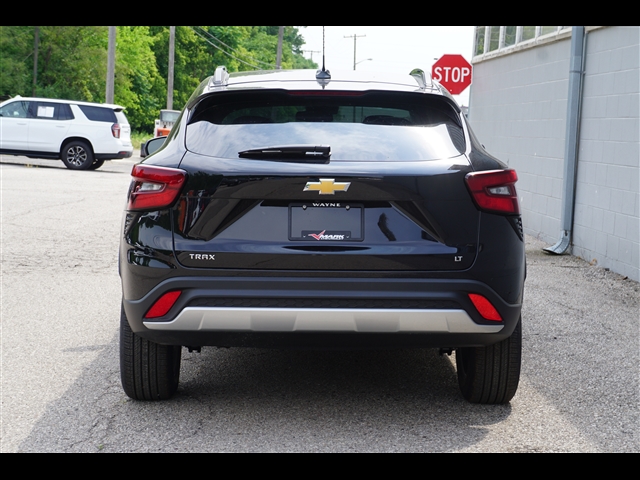 new 2025 Chevrolet Trax car, priced at $23,017