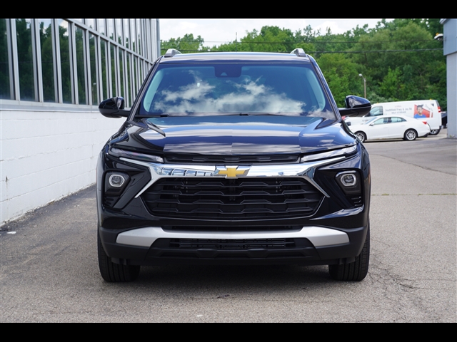 new 2025 Chevrolet TrailBlazer car, priced at $26,555