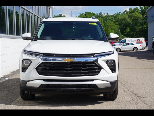 new 2025 Chevrolet TrailBlazer car, priced at $26,555