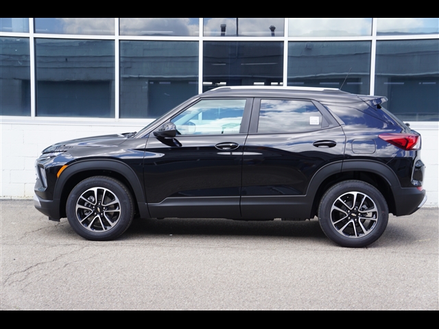 new 2025 Chevrolet TrailBlazer car, priced at $26,555