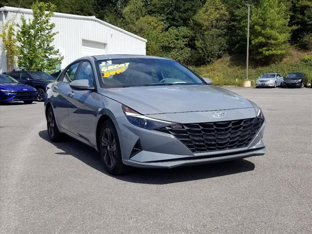 used 2023 Hyundai Elantra car