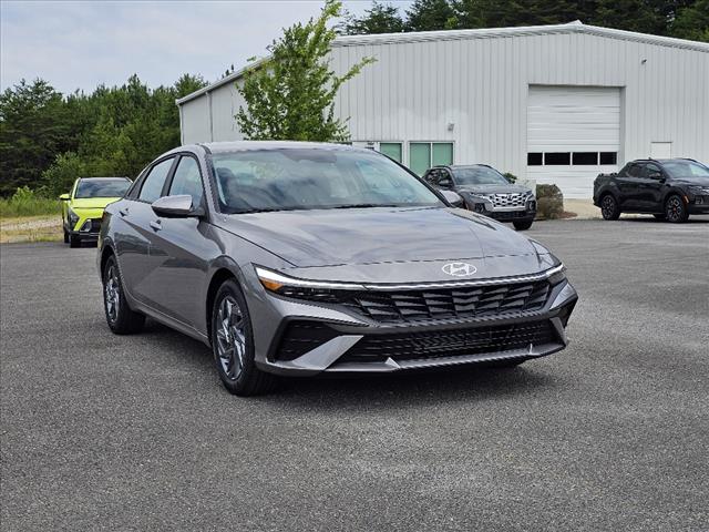 new 2024 Hyundai Elantra car, priced at $25,235