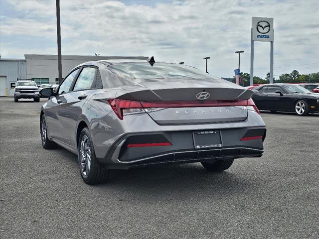 new 2024 Hyundai Elantra car, priced at $25,235