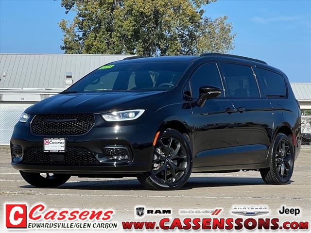 used 2023 Chrysler Pacifica car, priced at $43,890