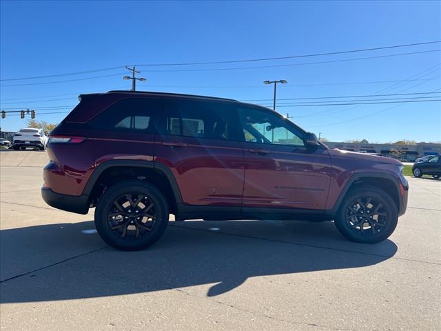 new 2025 Jeep Grand Cherokee car, priced at $45,599