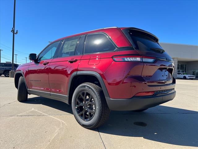 new 2025 Jeep Grand Cherokee car, priced at $45,599