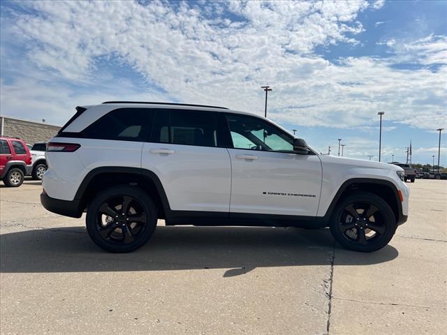 new 2024 Jeep Grand Cherokee car, priced at $44,094