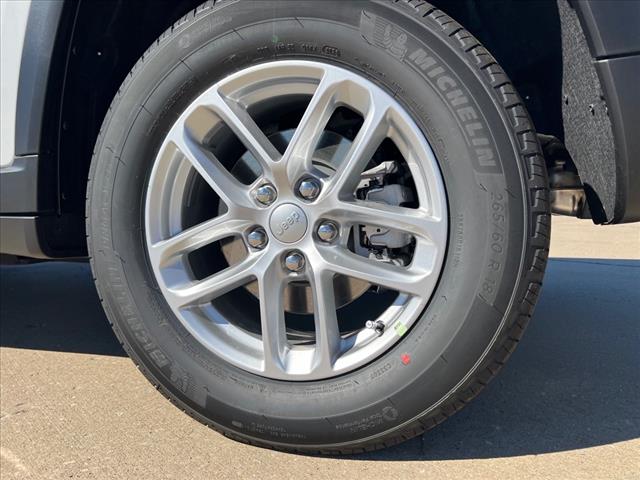 new 2025 Jeep Grand Cherokee car, priced at $40,748