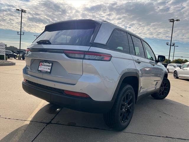 new 2025 Jeep Grand Cherokee car, priced at $45,599