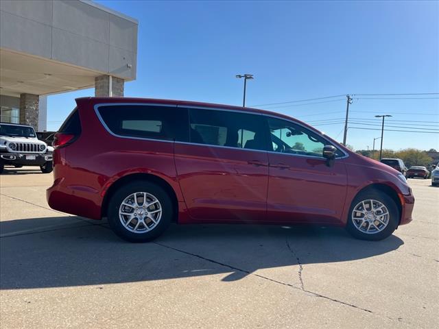 new 2025 Chrysler Pacifica car, priced at $45,920