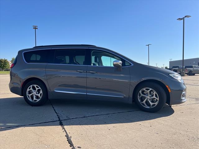 used 2022 Chrysler Pacifica car