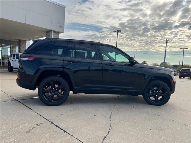 new 2025 Jeep Grand Cherokee car, priced at $47,212