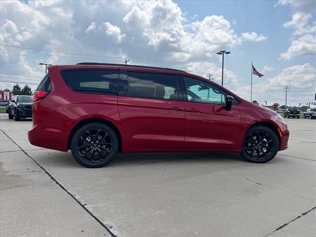 new 2024 Chrysler Pacifica car, priced at $38,717