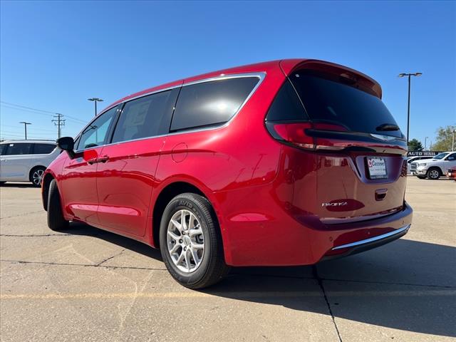 new 2025 Chrysler Pacifica car, priced at $45,920